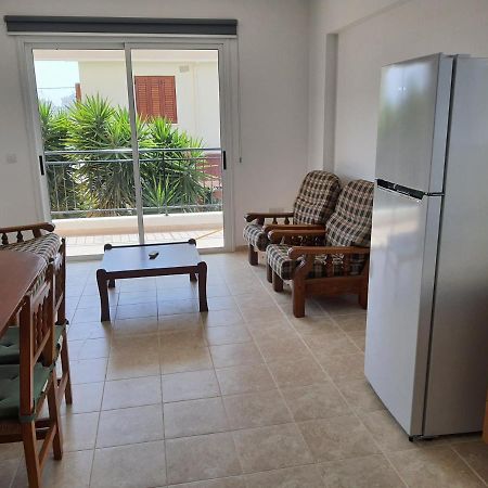 Lovely Apartment At The City Center Of Paphos Exterior photo