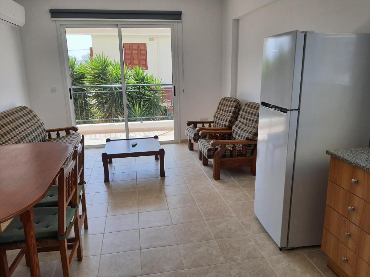 Lovely Apartment At The City Center Of Paphos Exterior photo