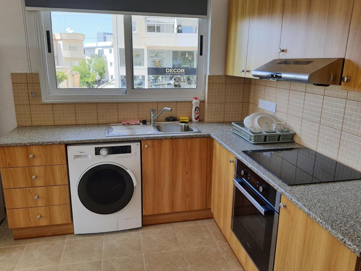 Lovely Apartment At The City Center Of Paphos Exterior photo