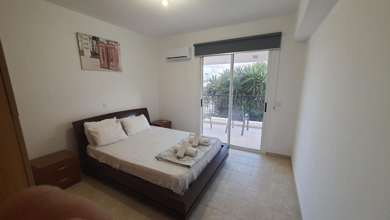 Lovely Apartment At The City Center Of Paphos Exterior photo